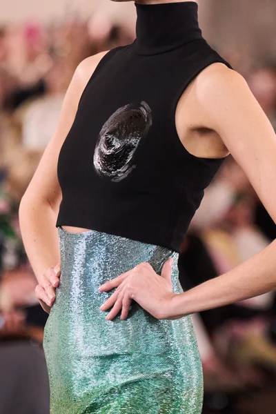 Look 70